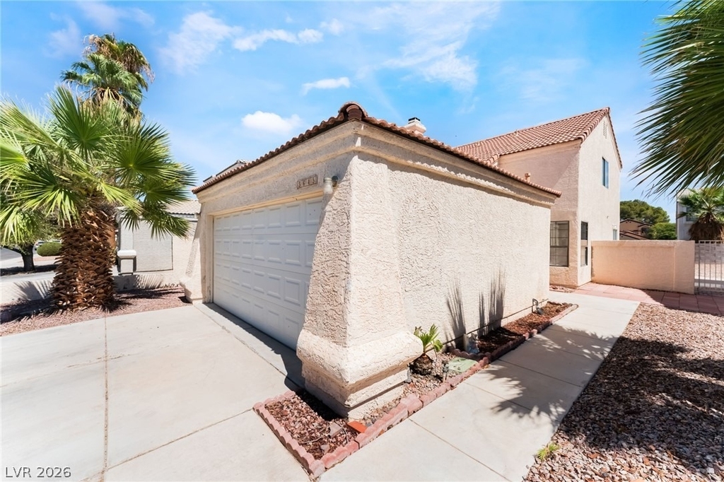 3645 Veneer Lane - Photo 2