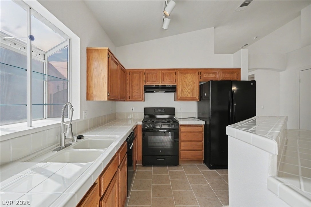 2054 Cardigan Avenue - Photo 20