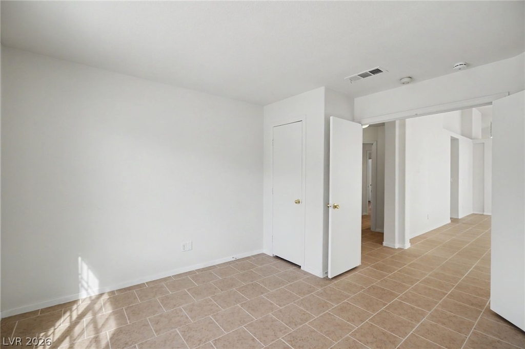 2054 Cardigan Avenue - Photo 11