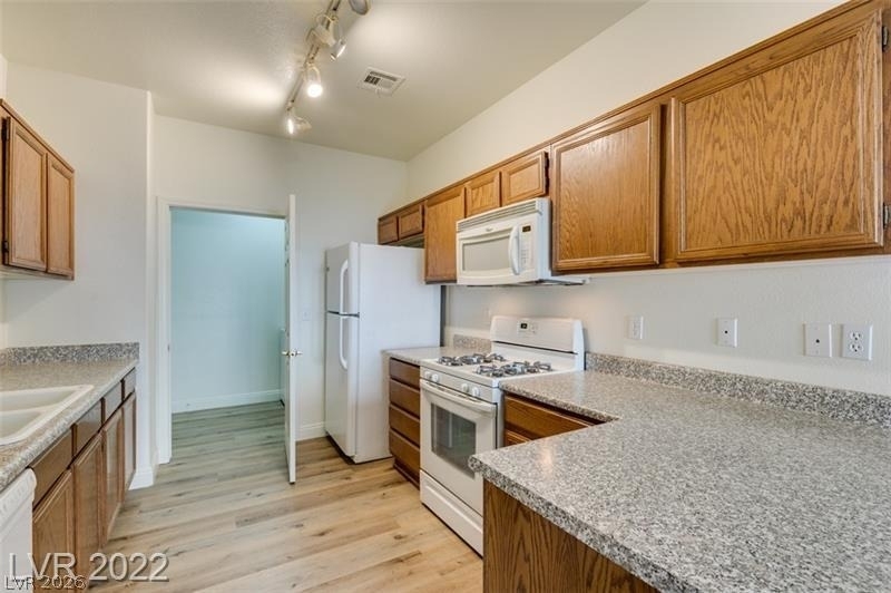 475 Lost Eagle Way - Photo 3