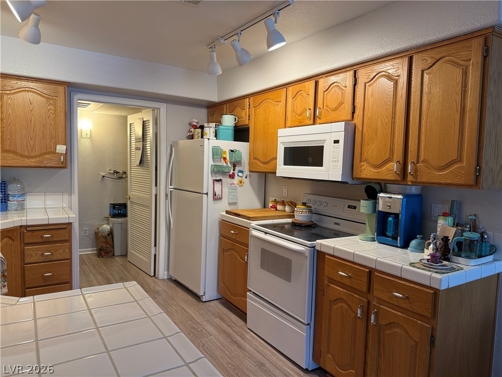 700 Capri Drive - Photo 8