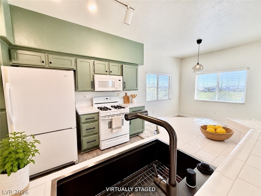 2121 Echo Bay Street - Photo 3