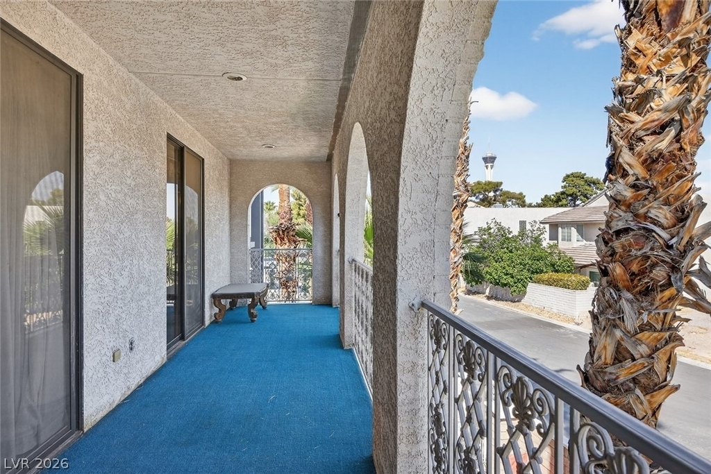 2834 Queens Courtyard - Photo 33