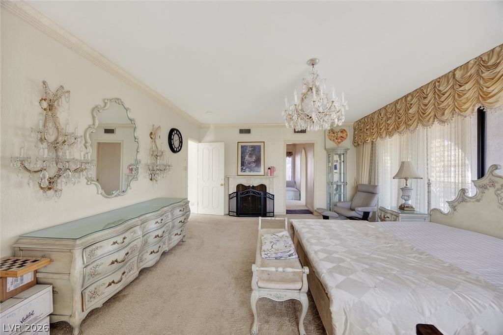 2834 Queens Courtyard - Photo 32