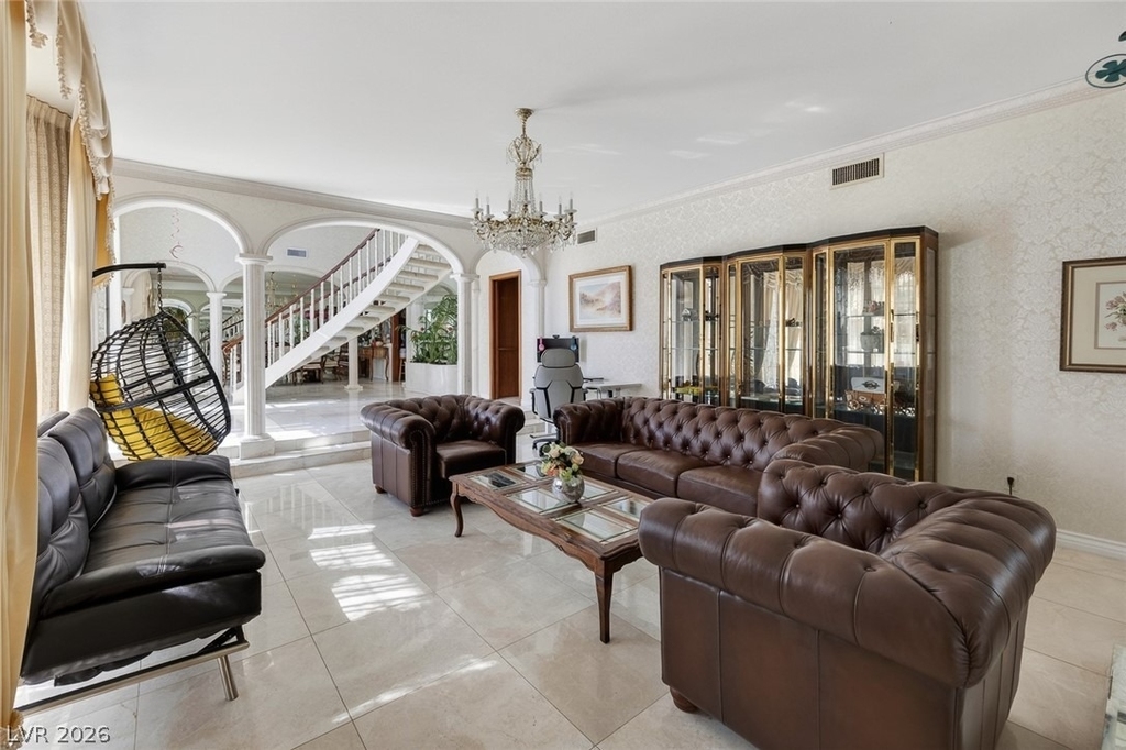 2834 Queens Courtyard - Photo 4