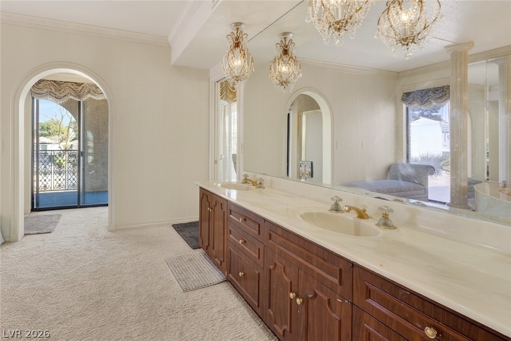 2834 Queens Courtyard - Photo 36