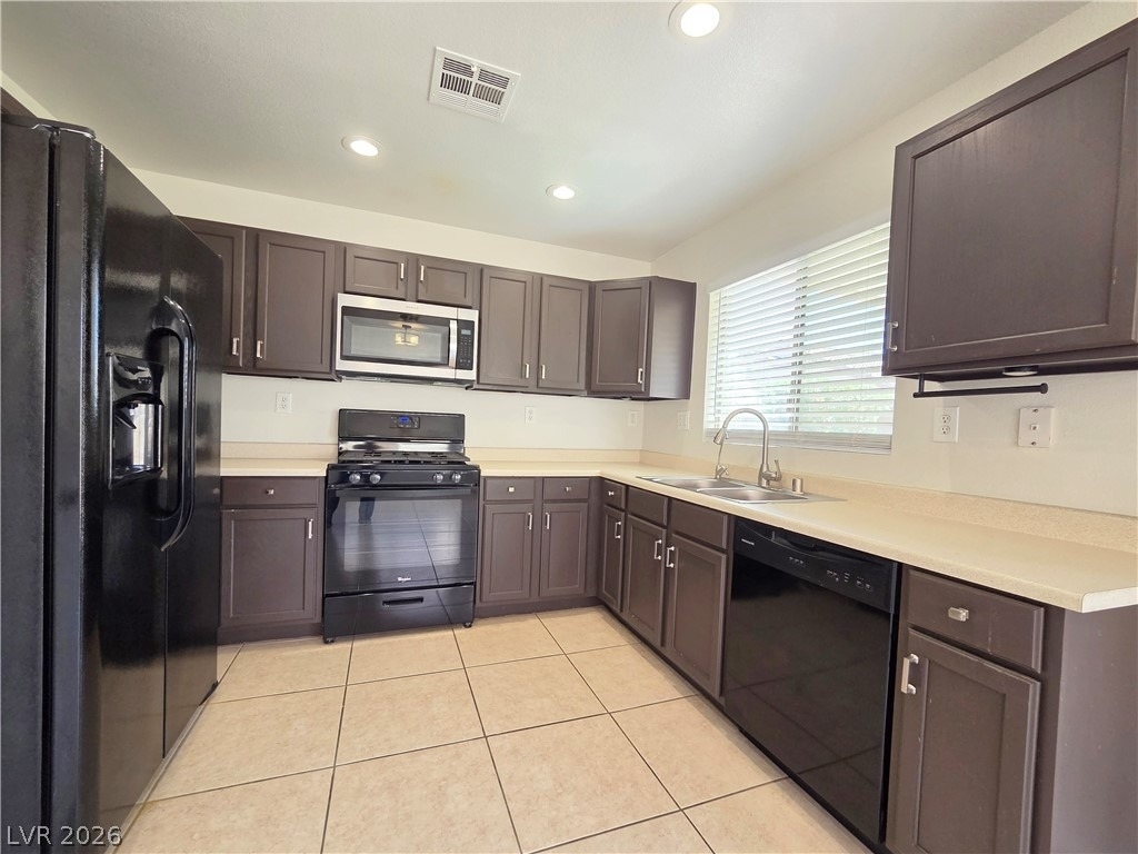 4931 Lunetto Avenue - Photo 12