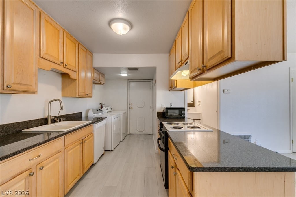 1486 Elizabeth Avenue - Photo 17