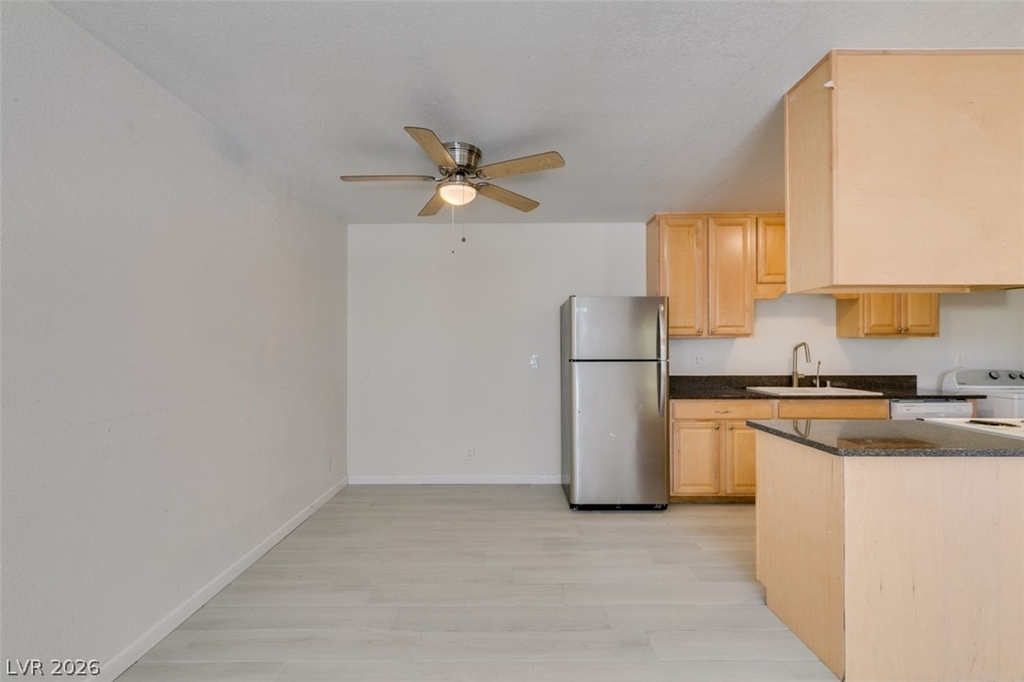 1486 Elizabeth Avenue - Photo 12