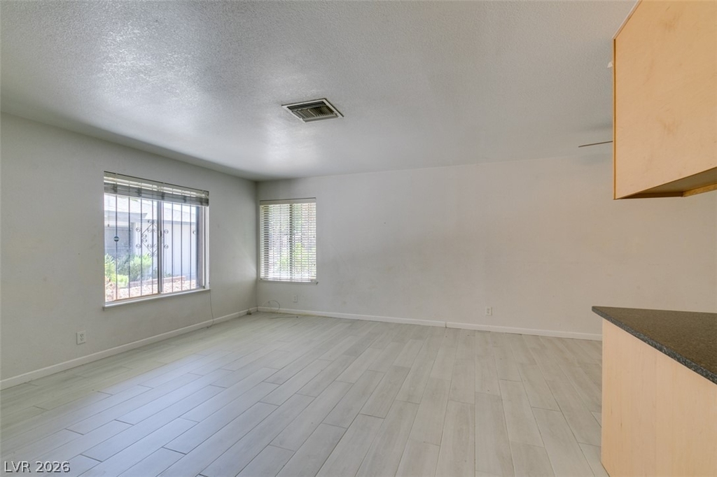 1486 Elizabeth Avenue - Photo 6