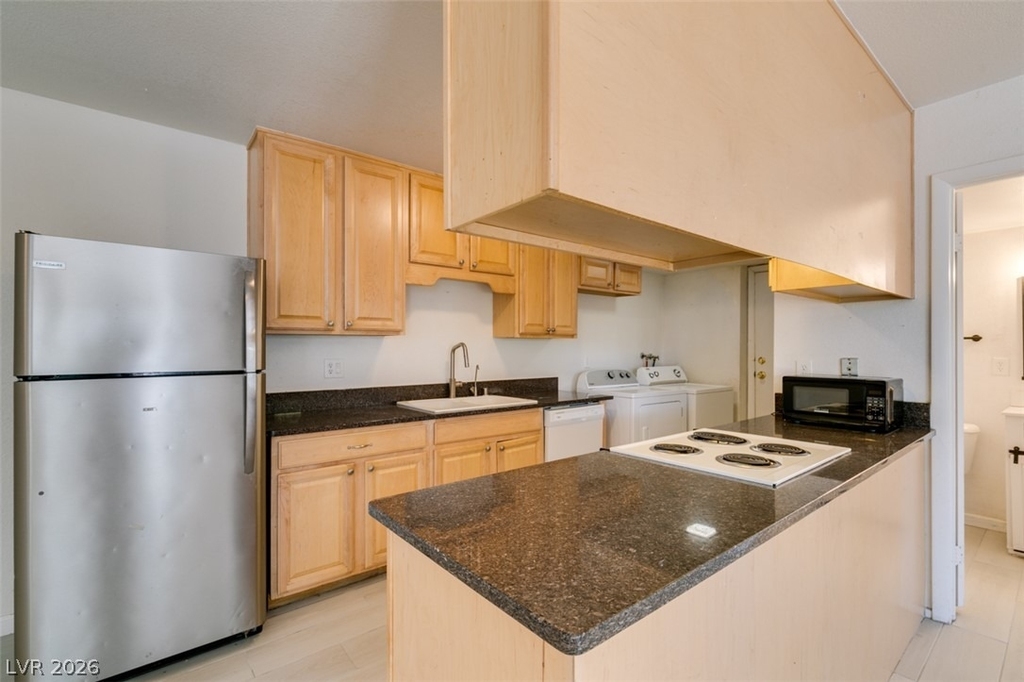 1486 Elizabeth Avenue - Photo 16