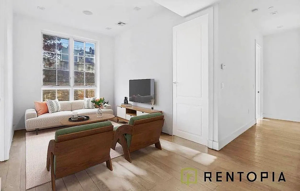 894 Bushwick Avenue 5A - Photo 0