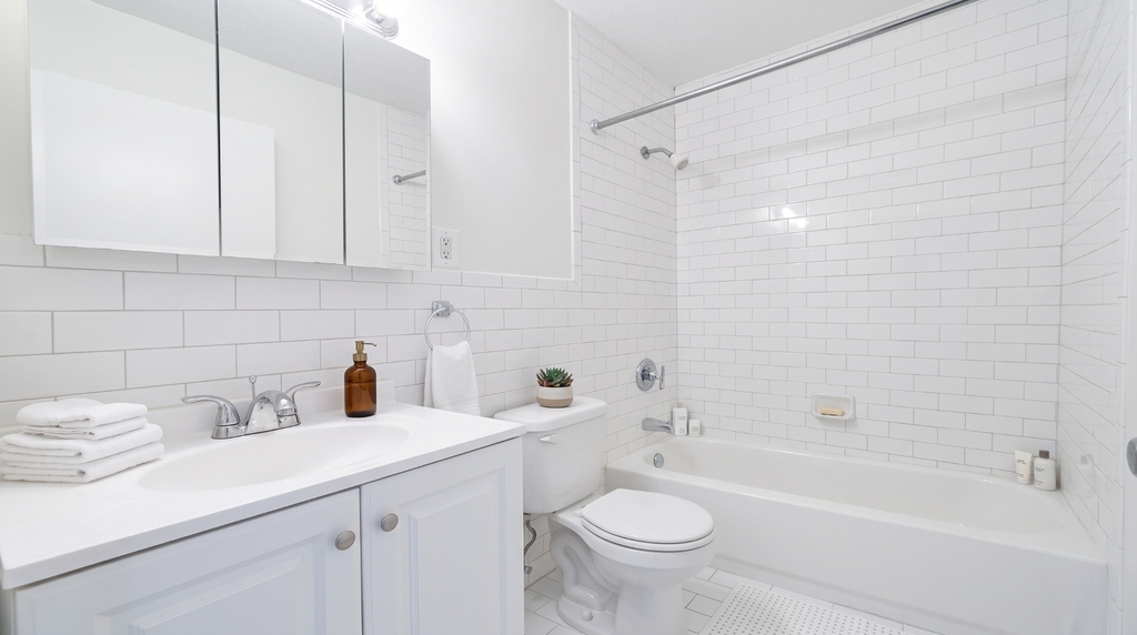 3333 Broadway - Photo 10