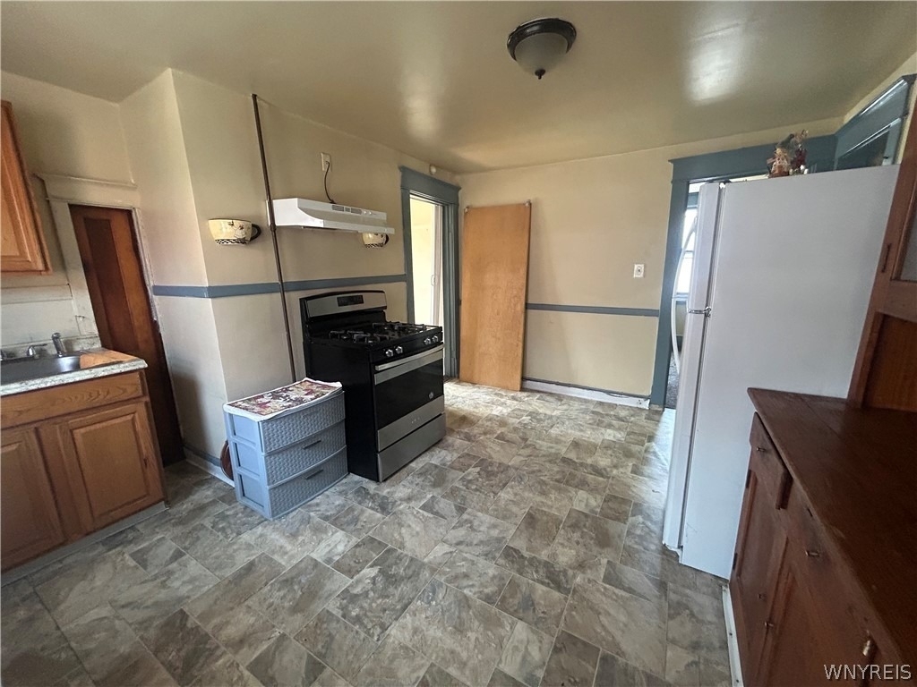 142 Roesch Avenue - Photo 1