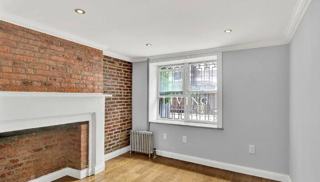 East 7th Street - Photo 3
