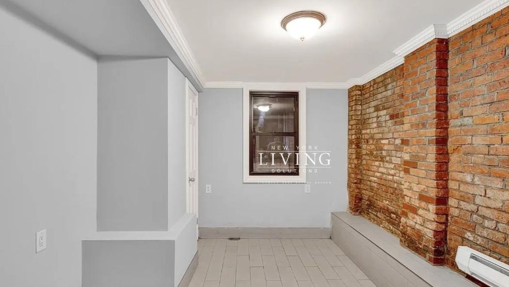 East 7th Street - Photo 2