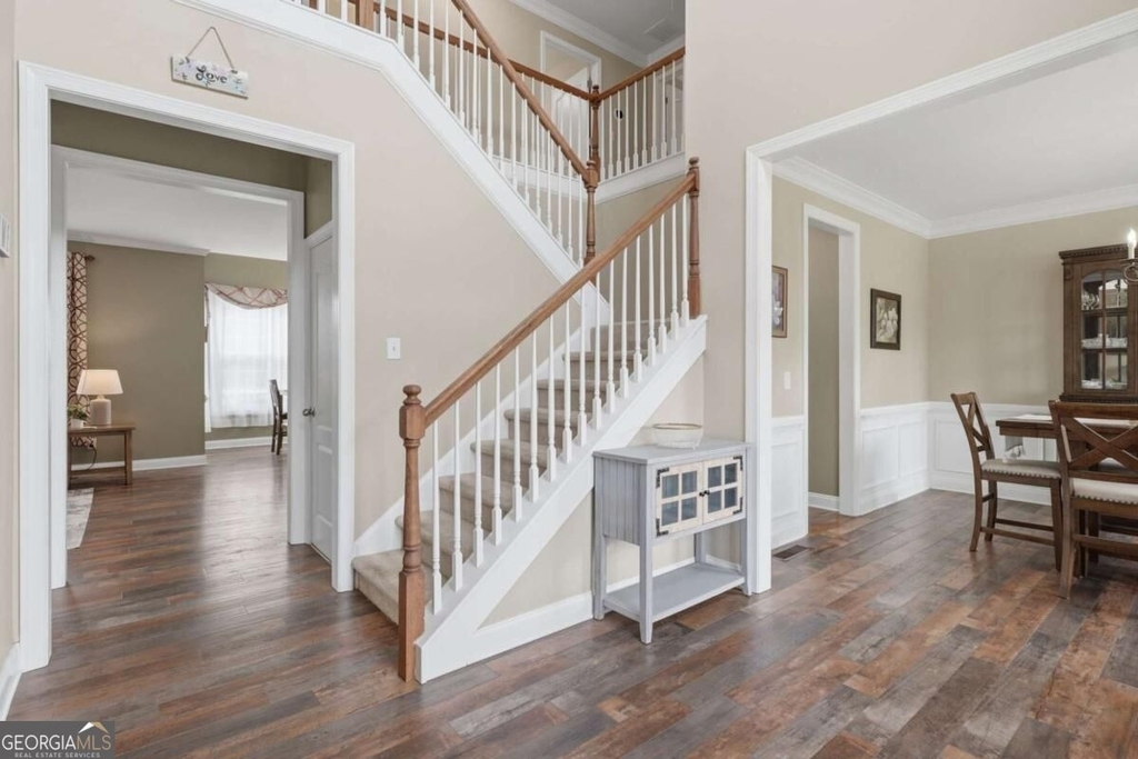 8205 Applewood Court - Photo 6