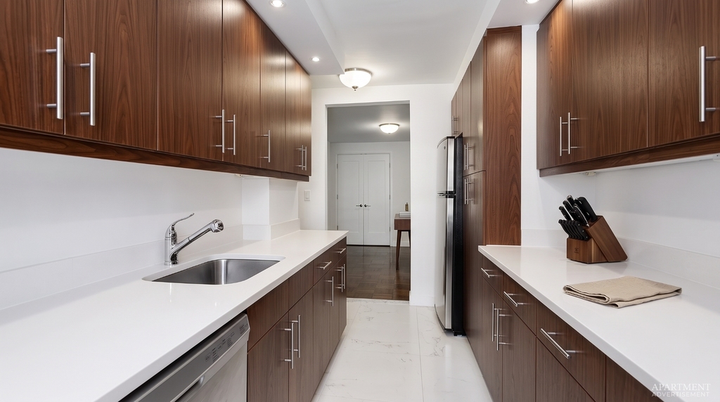 920 Riverside Drive - Photo 4