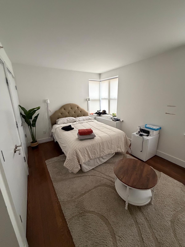 245 West 25th Street - Photo 9