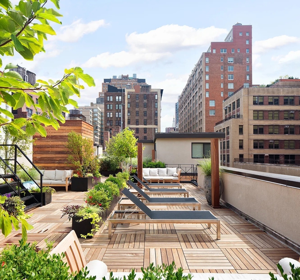 245 West 25th Street - Photo 17