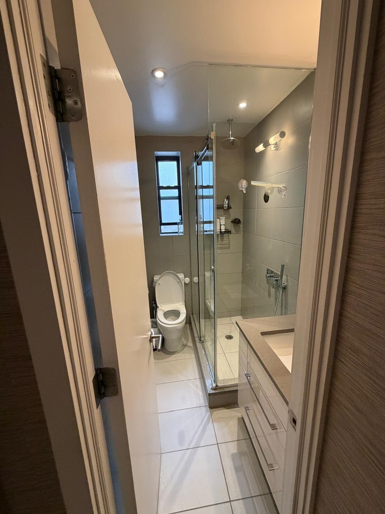 245 West 25th Street - Photo 10