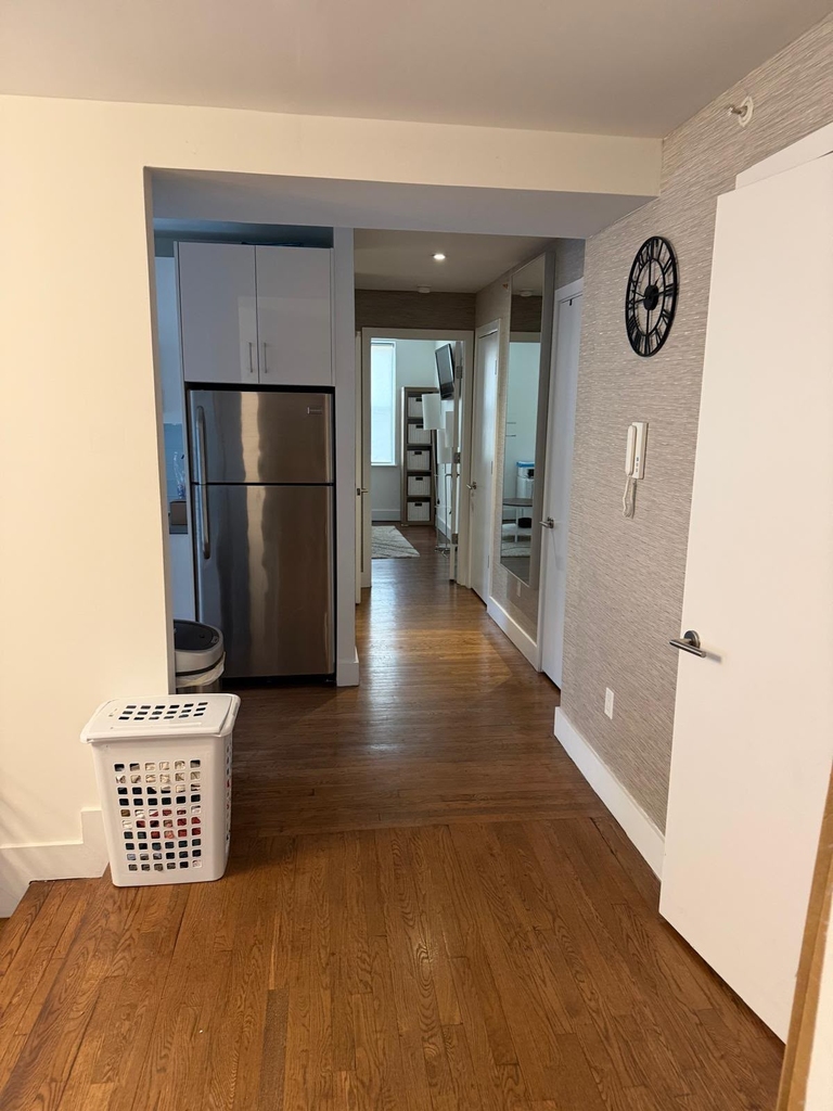 245 West 25th Street - Photo 12