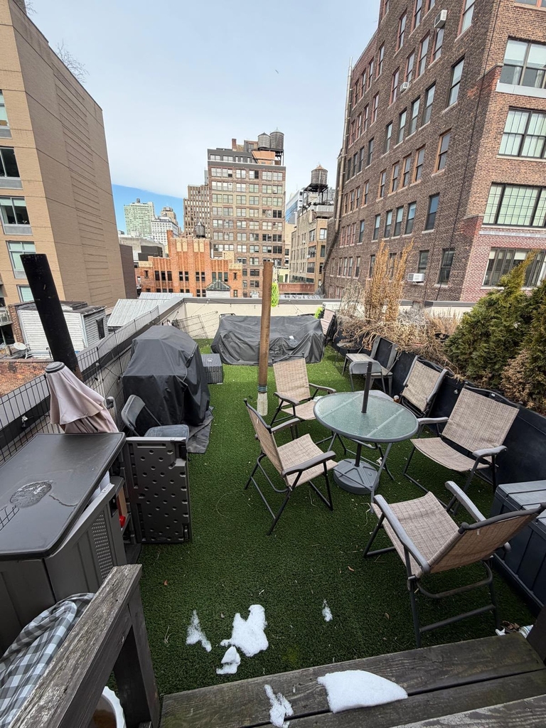 245 West 25th Street - Photo 6
