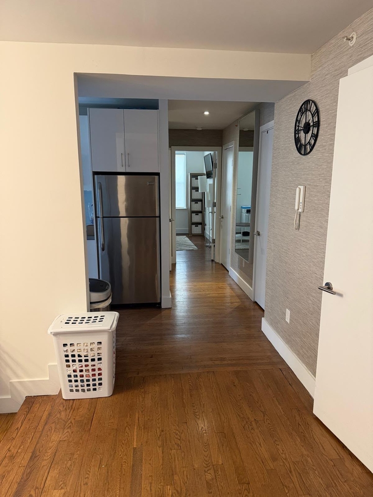 245 West 25th Street - Photo 14