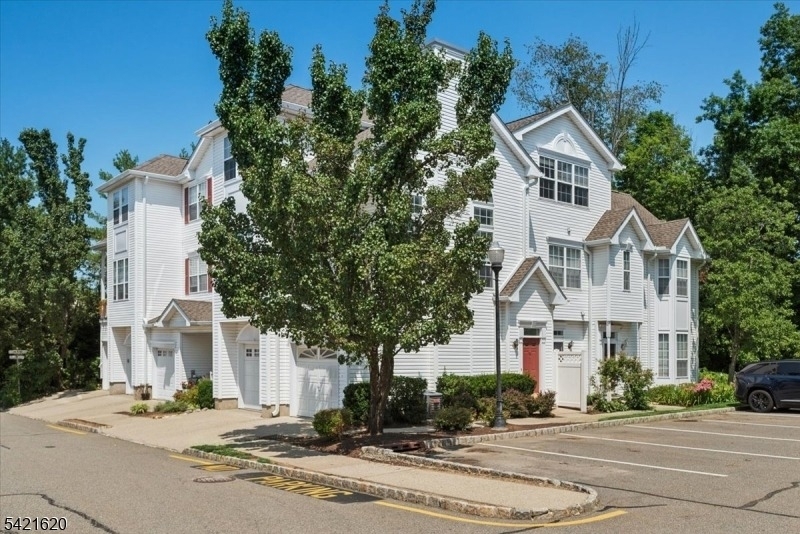 82 Hancock Dr - Photo 2