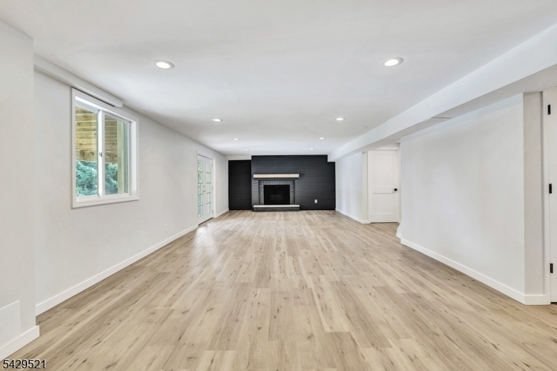 136 Carlough Rd - Photo 22