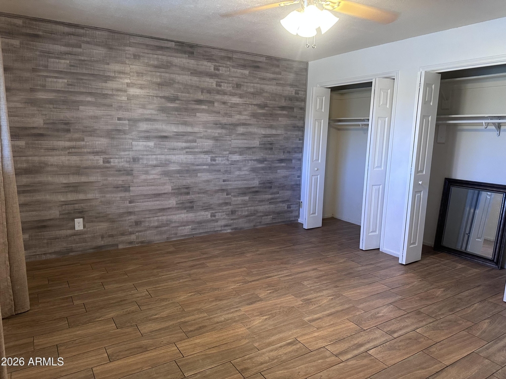 308 E Ellis Drive - Photo 10