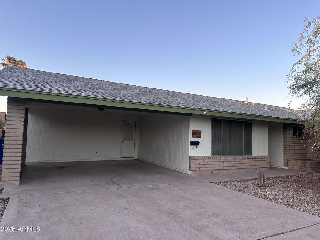 308 E Ellis Drive - Photo 1