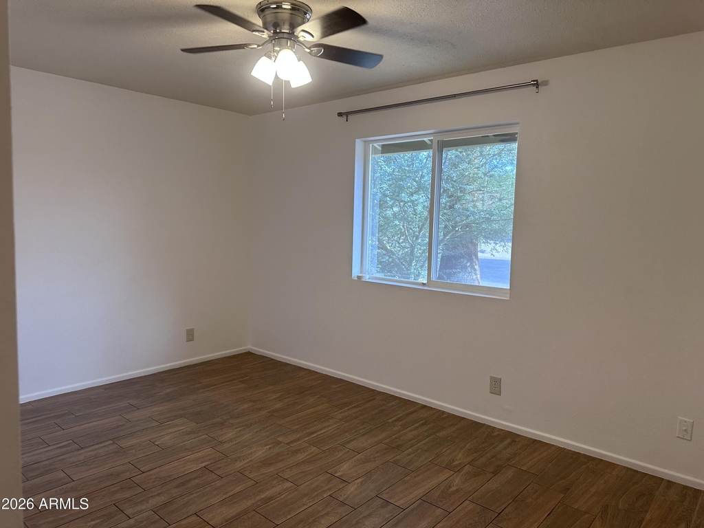 308 E Ellis Drive - Photo 13