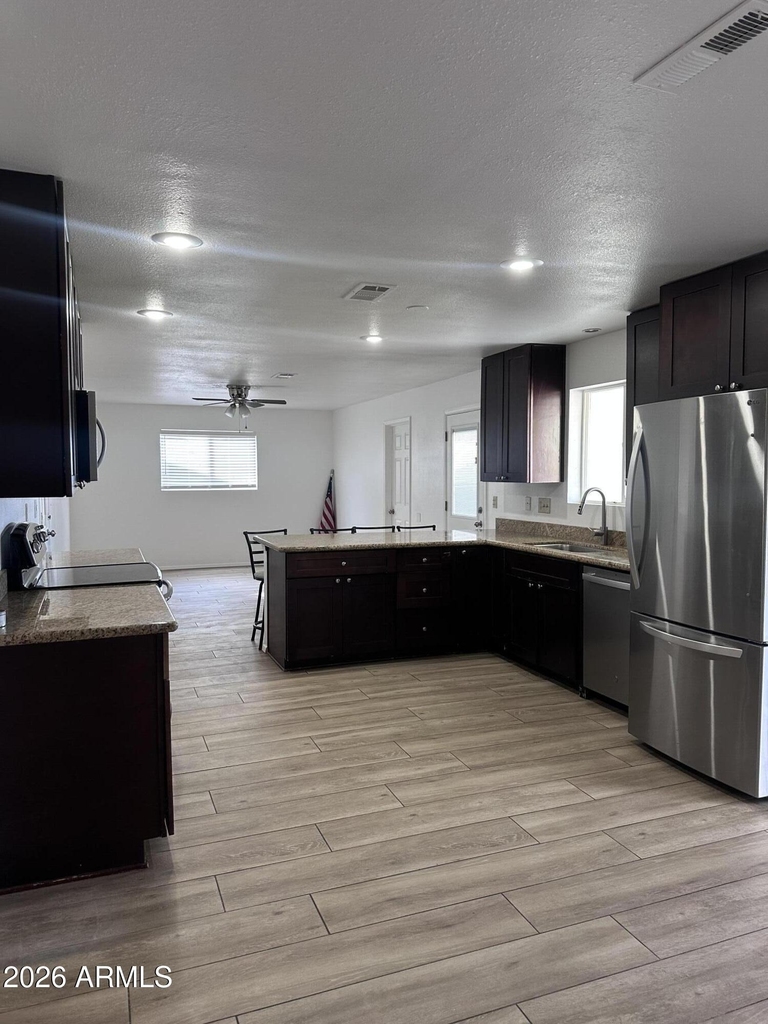 308 E Ellis Drive - Photo 5