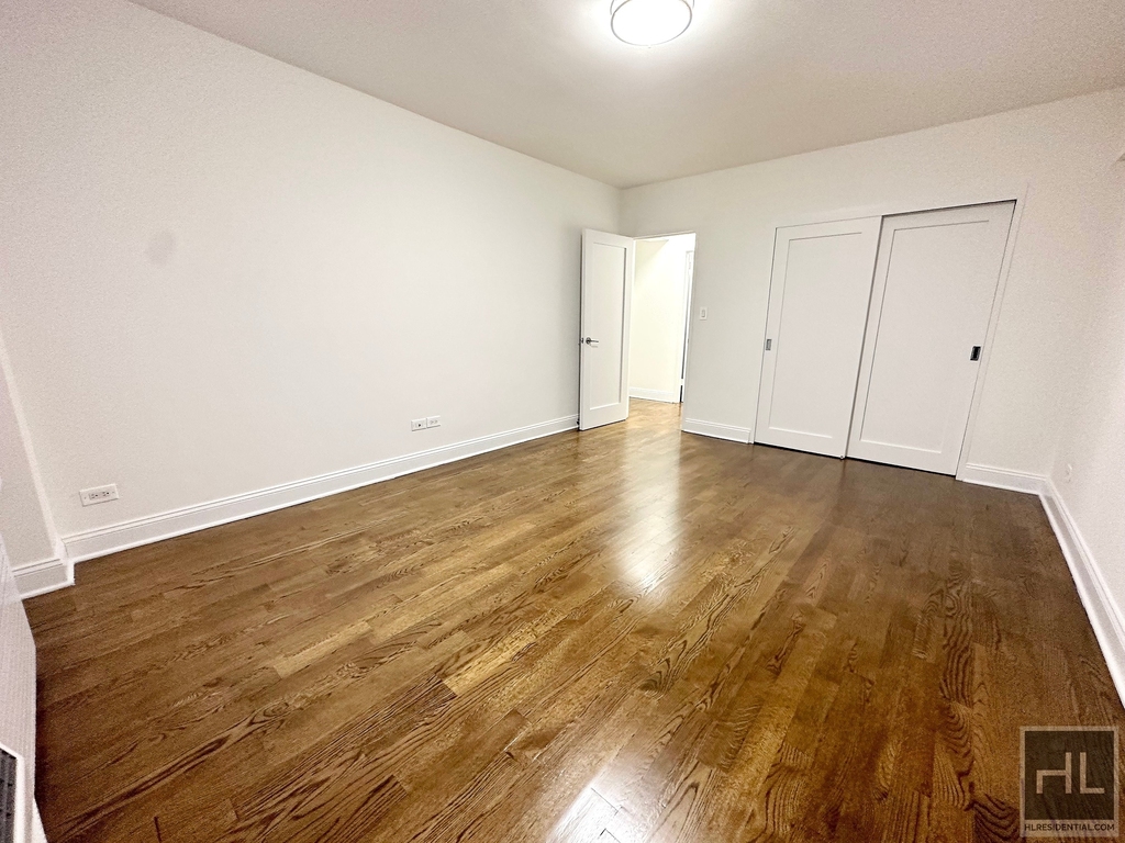 East 57 Street - Photo 3