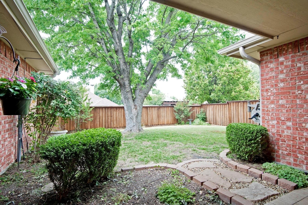 7757 Lancelot Road - Photo 6
