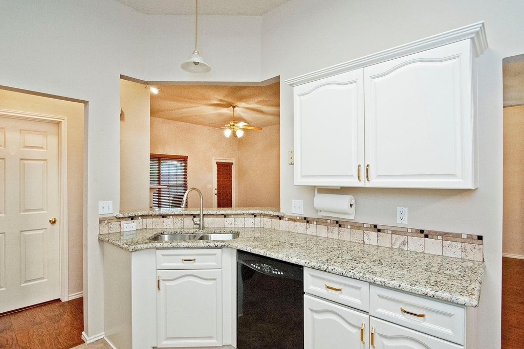 7757 Lancelot Road - Photo 16