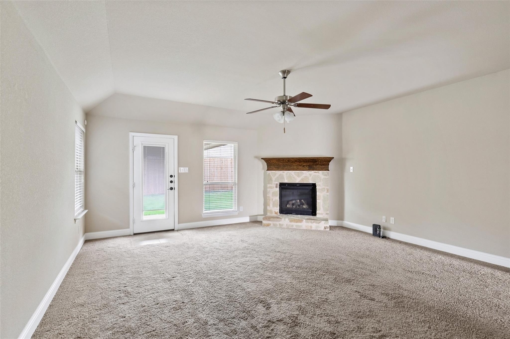 808 Kinghaven Drive - Photo 8