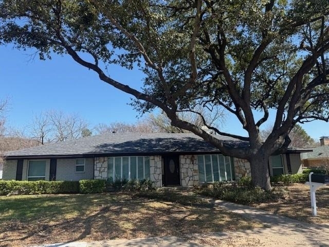 14922 Hillcrest Road - Photo 0