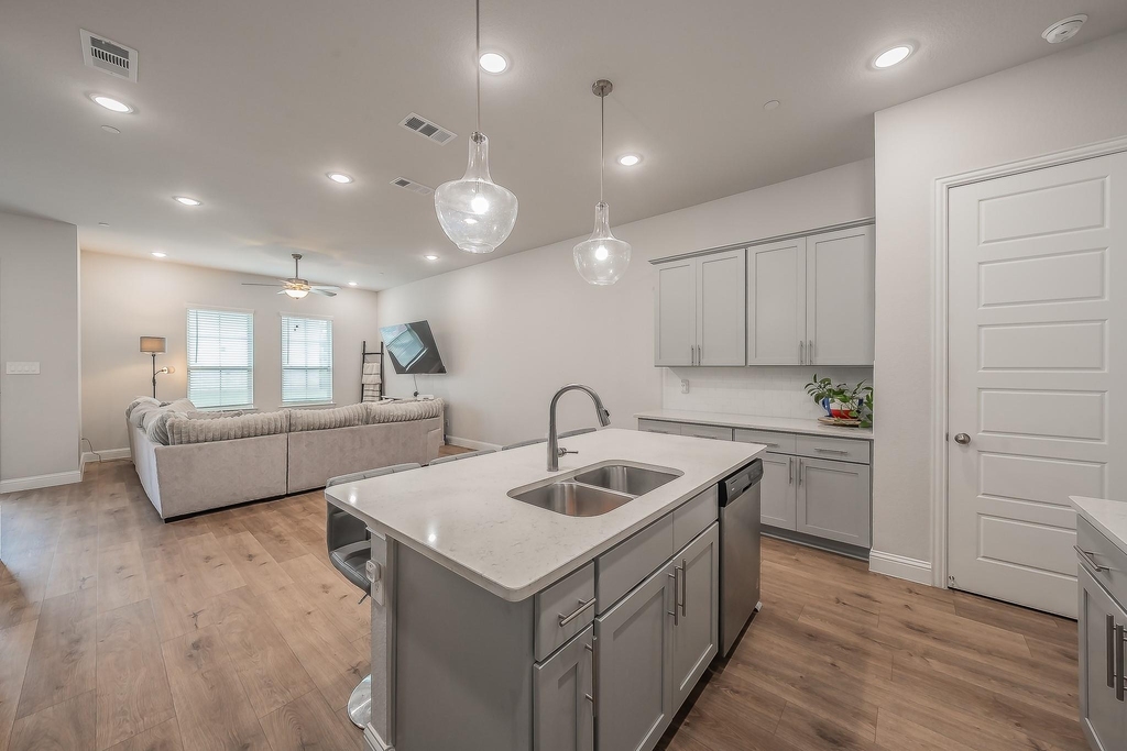 12933 Couture Drive - Photo 7
