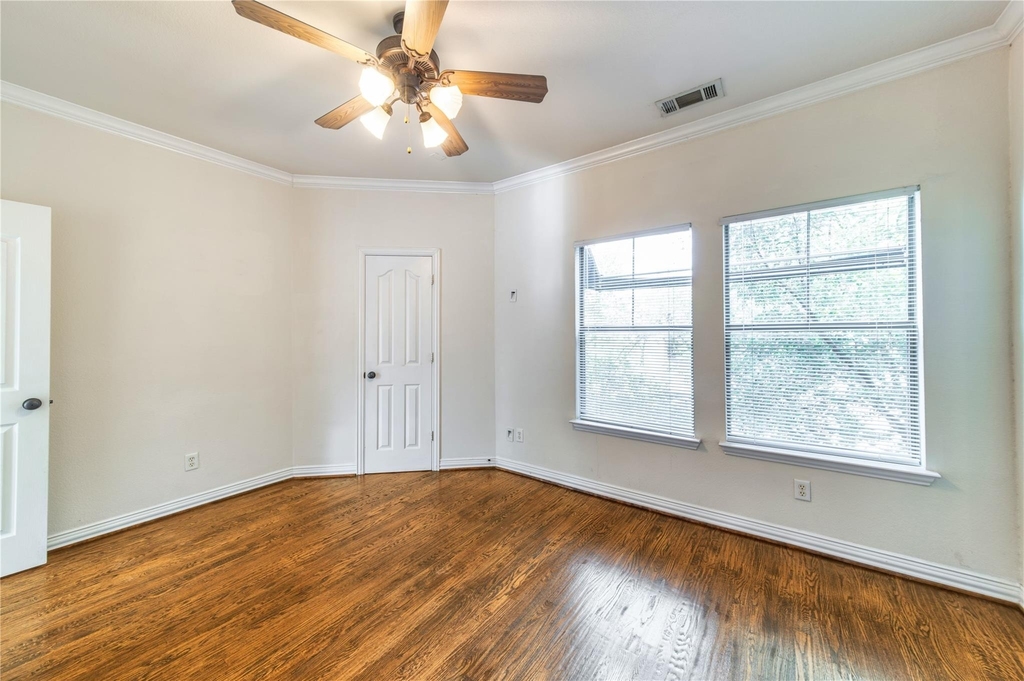 1712 Mary Street - Photo 9