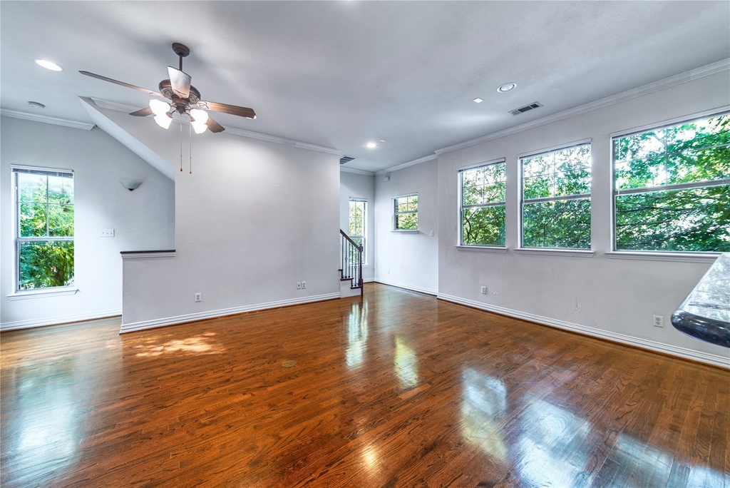 1712 Mary Street - Photo 6