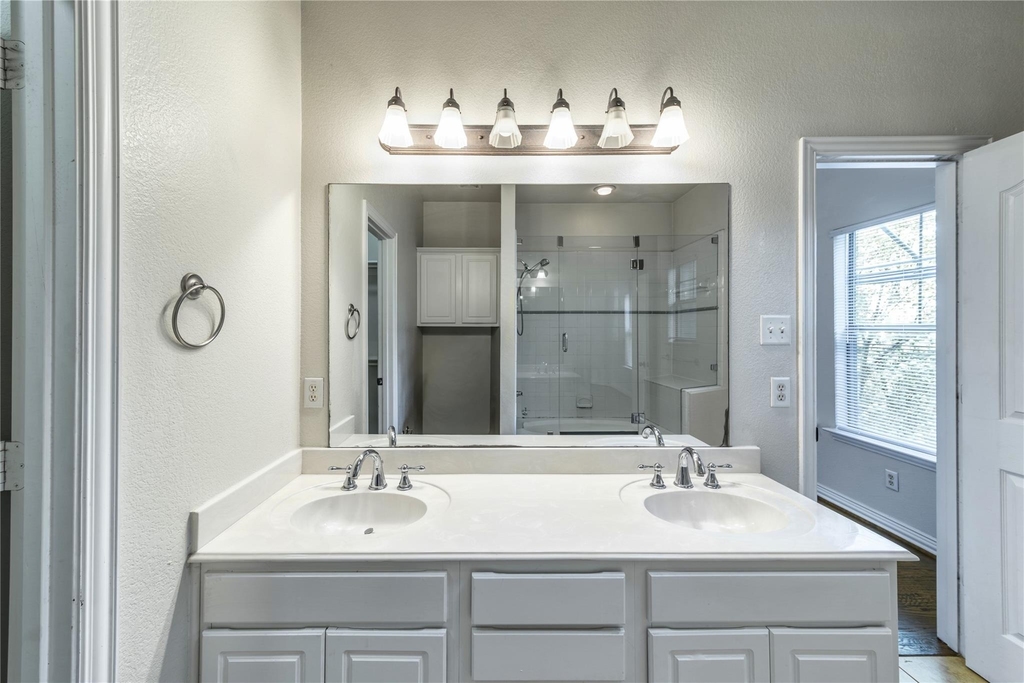 1712 Mary Street - Photo 10