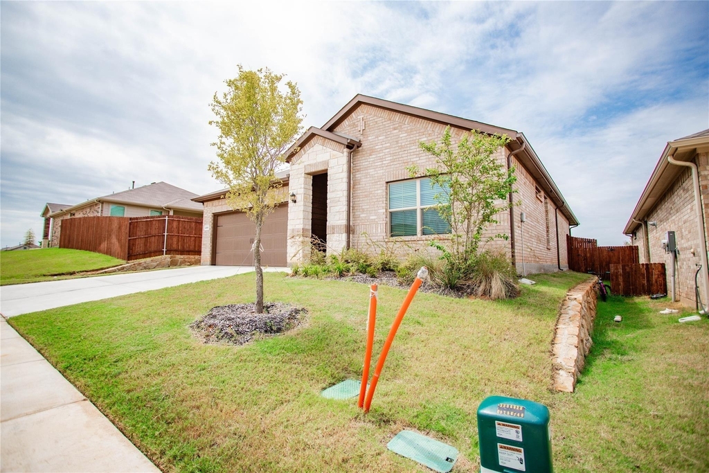 200 Lantana Trail - Photo 2