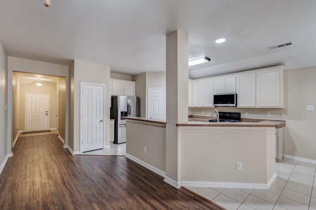 5408 Shepherd Place - Photo 4