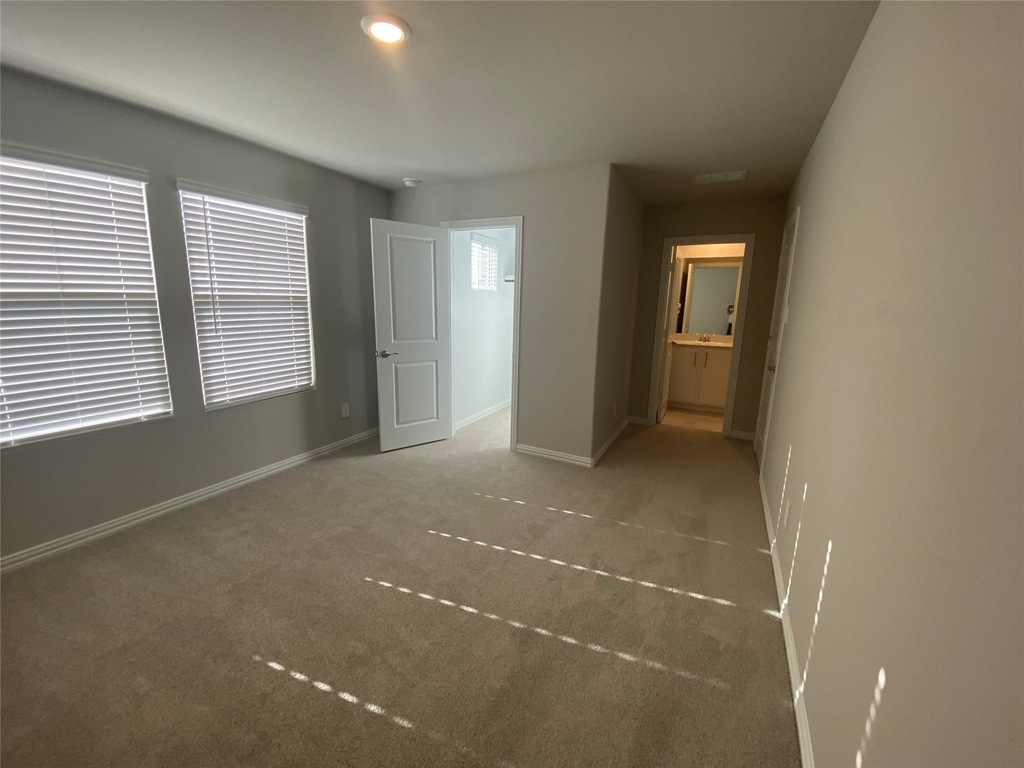 2129 Mustang Way - Photo 27