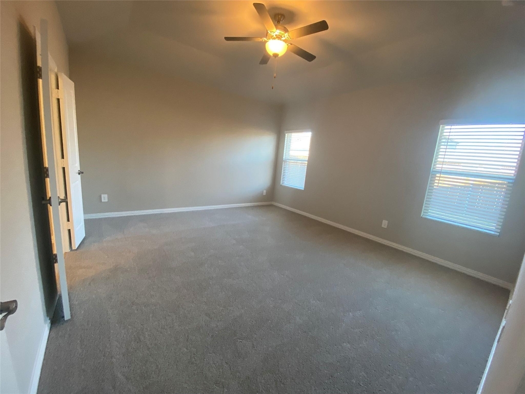2129 Mustang Way - Photo 15