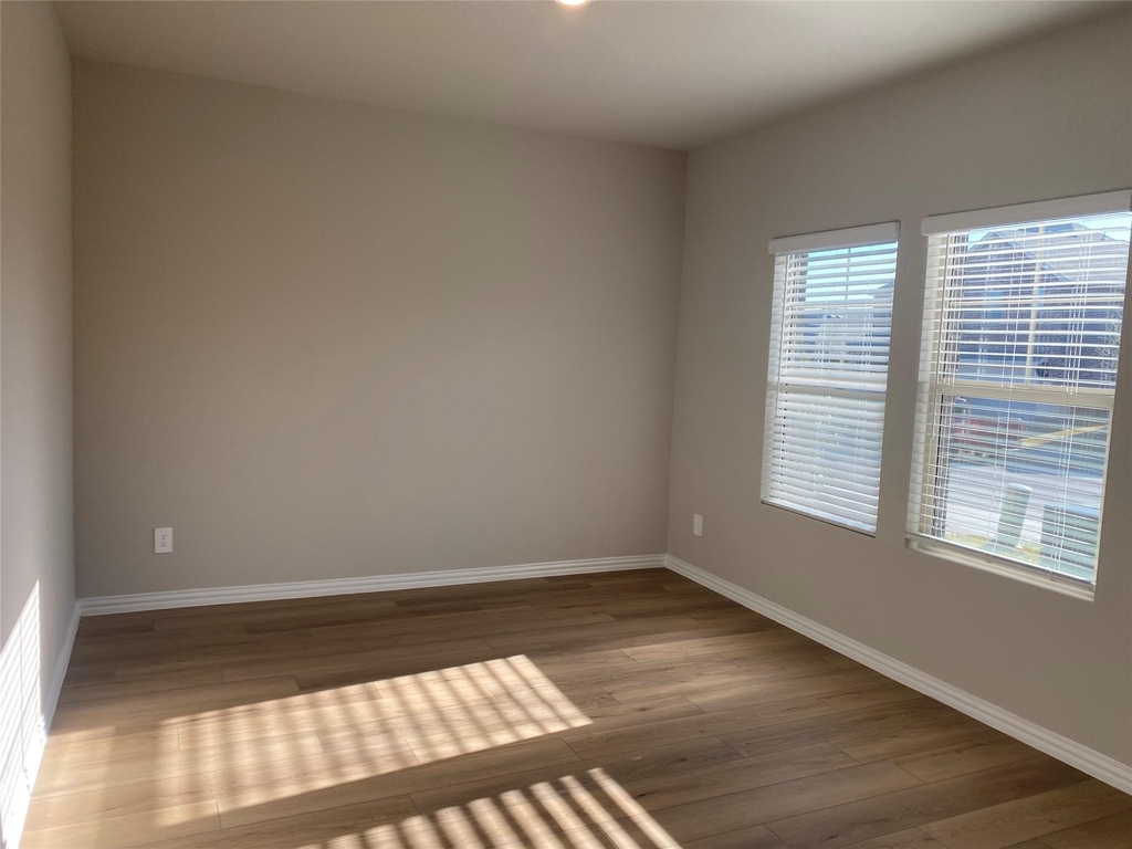 2129 Mustang Way - Photo 9
