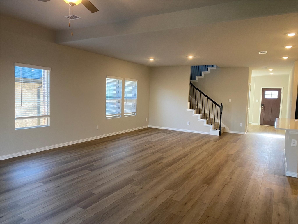 2129 Mustang Way - Photo 2