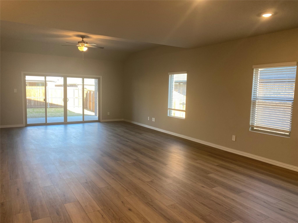 2129 Mustang Way - Photo 8